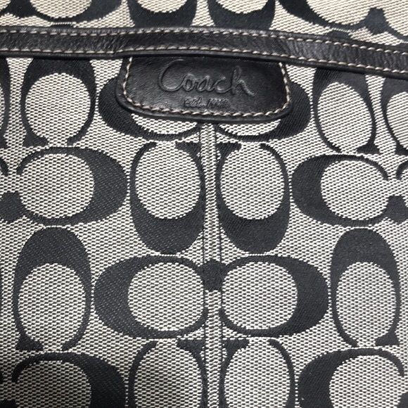 COACH PENELOPE SIGNATURE SWINGPACK Black⭐️⭐️⭐️⭐️ - Picture 8 of 9